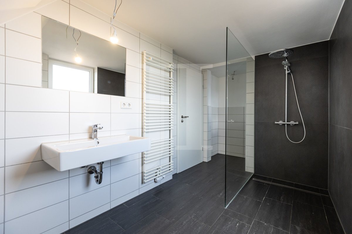 6049547f-e83f-4be9-a102-1dd4c647687c