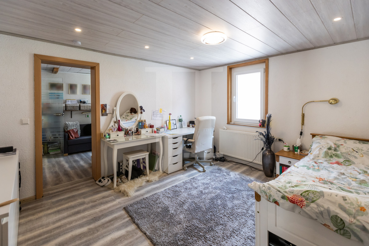 9d26934a-d961-495f-aec1-fa51b2dbad45